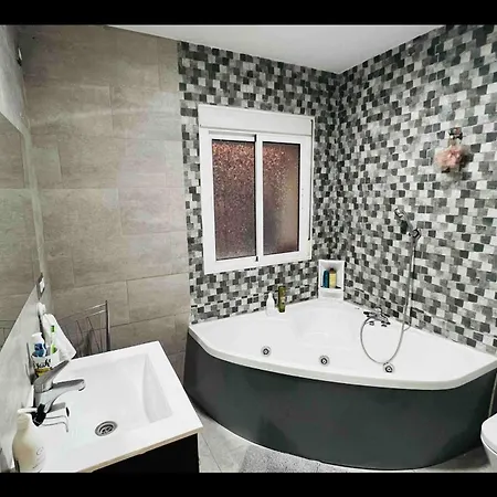 Habitacion Comoda Seville Exterior photo